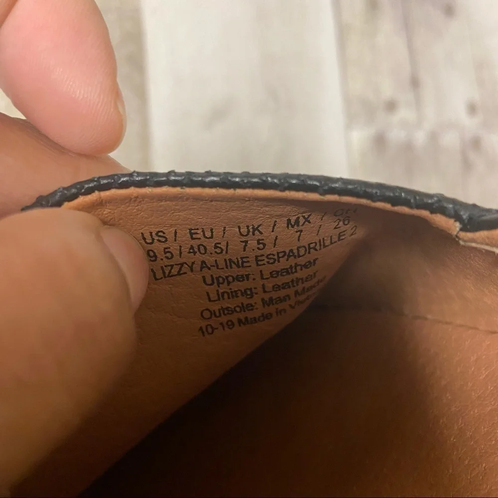 NWOT Gentle Souls by Kenneth Cole Lizzy Espadrille